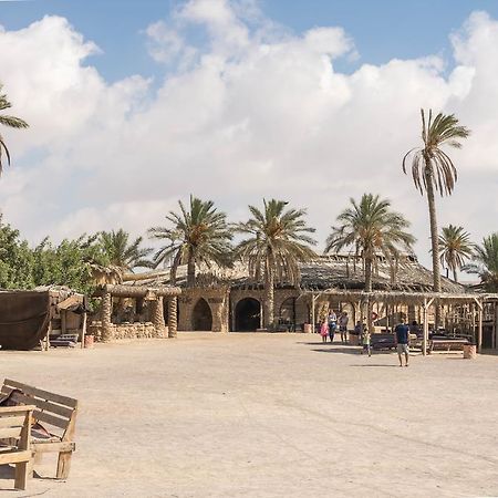 Kfar Hanokdim Arad Esterno foto